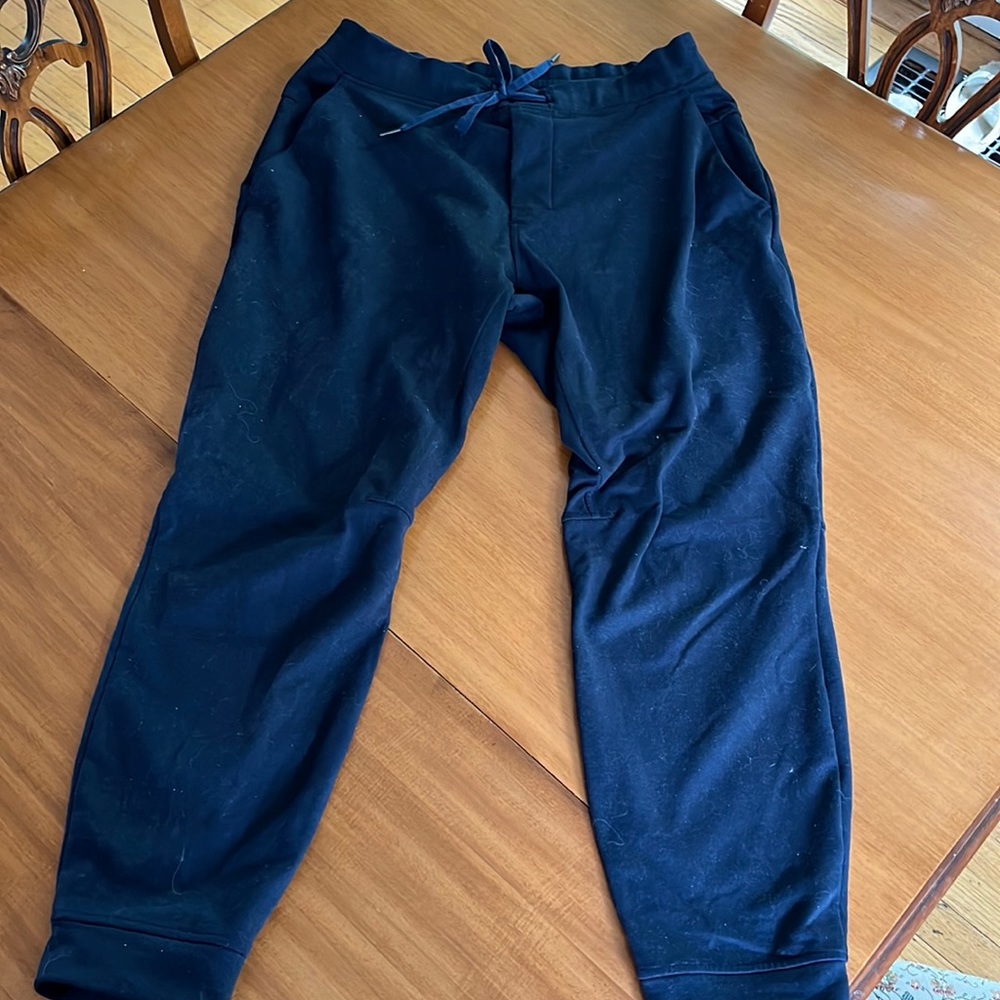 Men’s Classic Fit Fleece Joggers